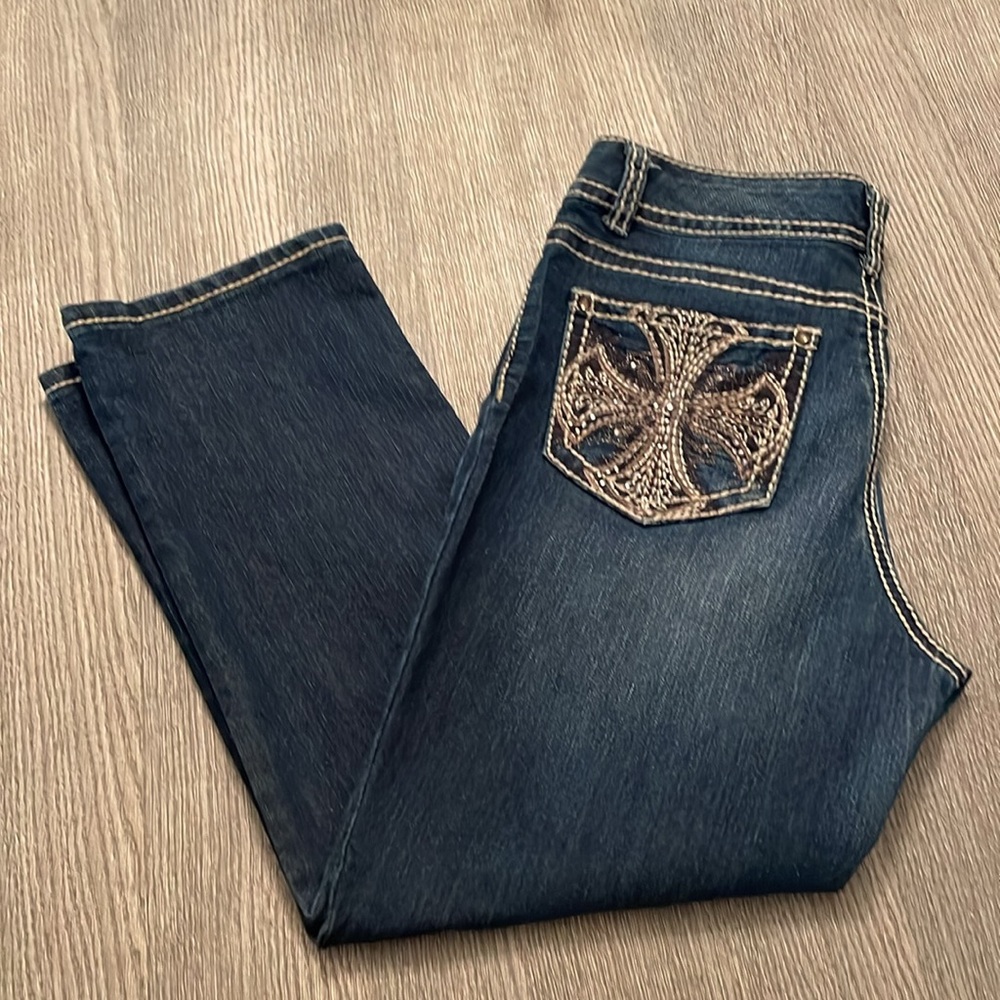 Women’s Code Bleu Capris - Picture 4 of 7